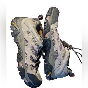 Women’s Merrell size 9 hiking shoes